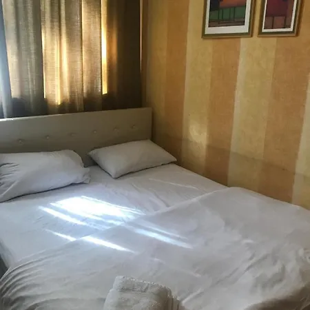 Three-room At The Polytechnic Institute Apartmán Kyjev